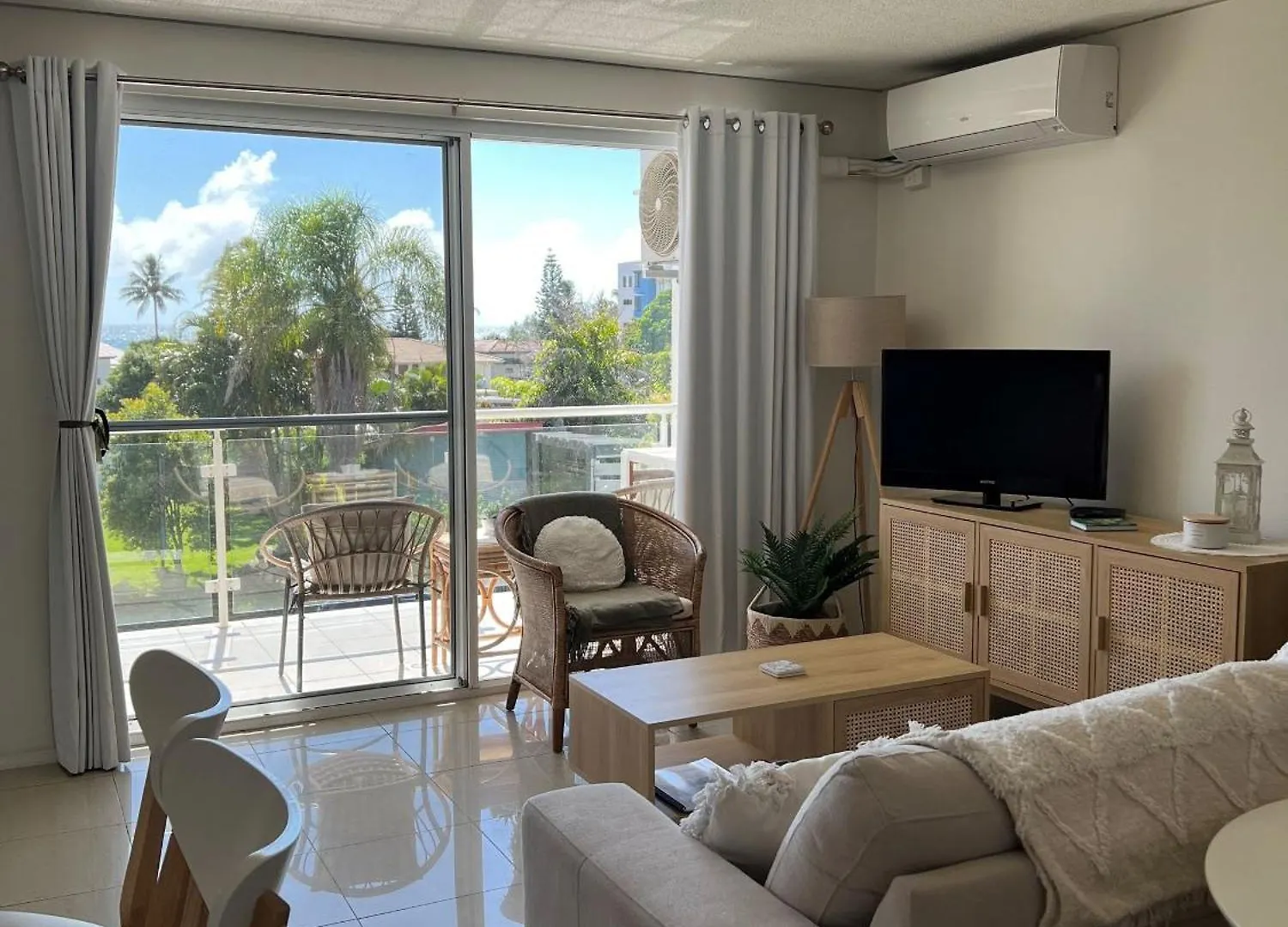 Platinum Apartments - Unit 8 Bargara