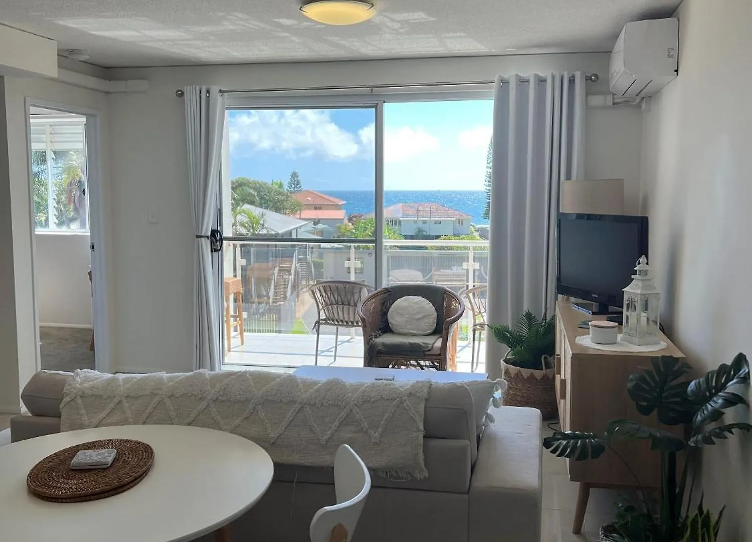 Platinum Apartments - Unit 8 Bargara